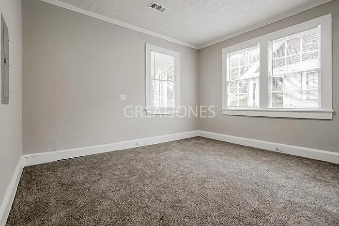 Building Photo - 8 Beechwood Heights