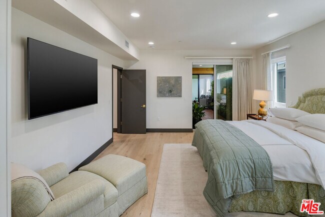 Building Photo - 118 Orlando Ave