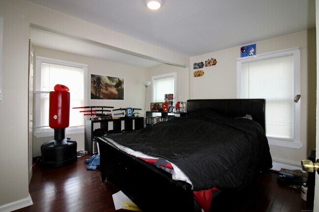 Building Photo - 38 Denison Ave