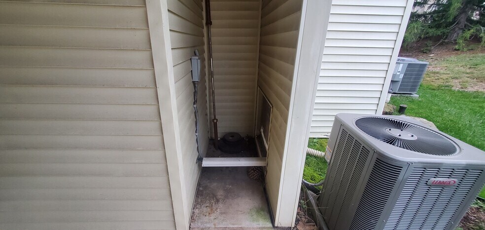 Building Photo - 432 Westridge Dr