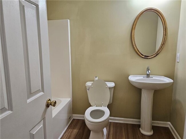 Building Photo - 5064 Coventry Park Ct