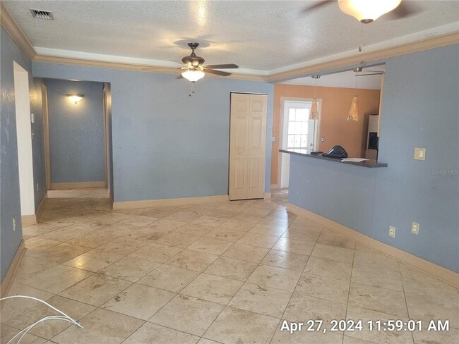 Building Photo - 2225 E 10th Ave