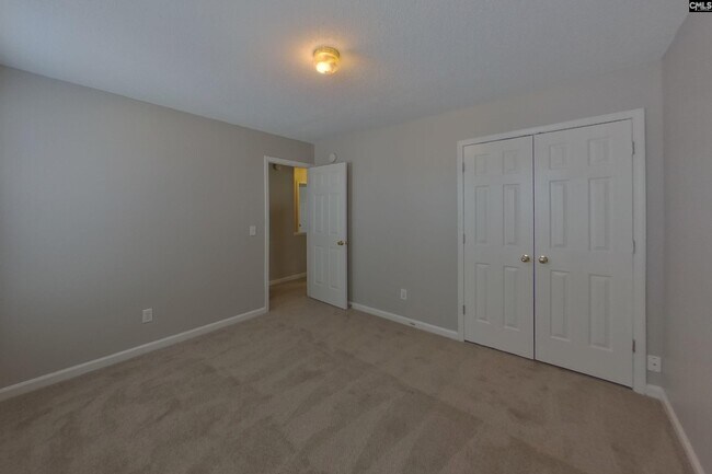 Building Photo - 163 Brooksong Dr