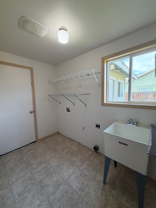 Building Photo - 4003 Messara Ln