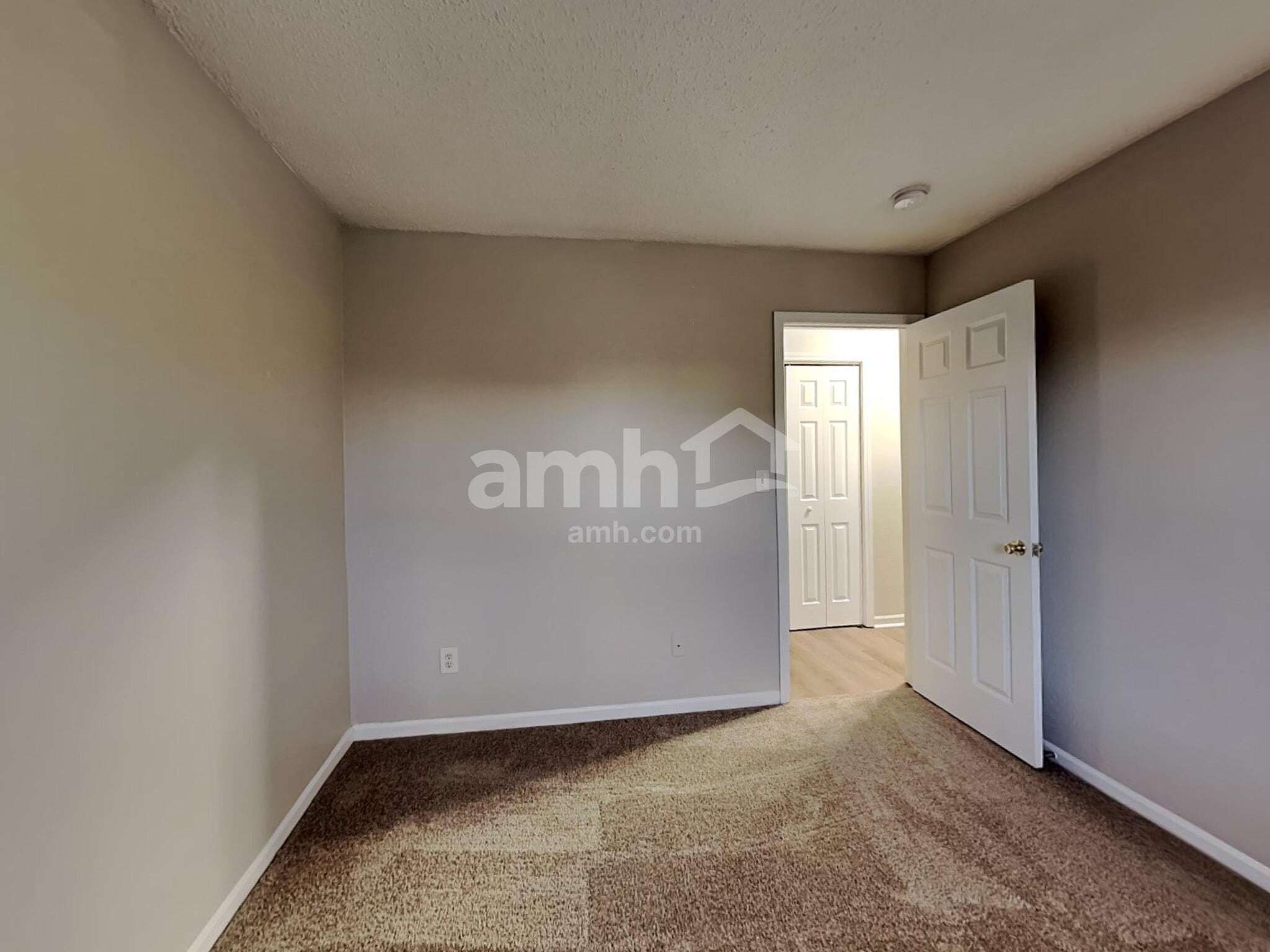 Building Photo - 630 Day Break Dr