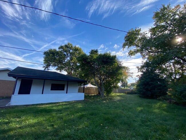 Building Photo - 12814 E Playfield Dr