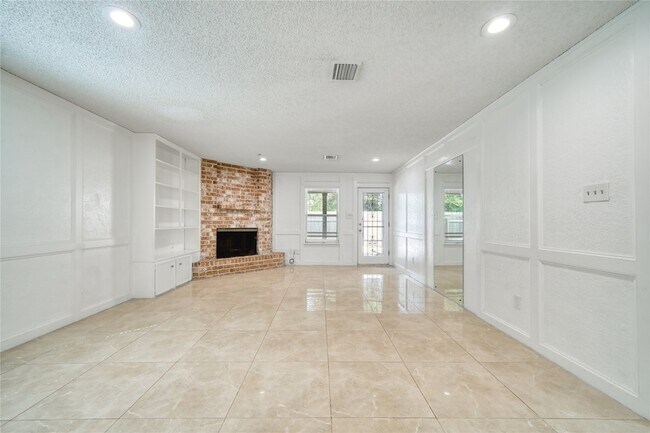 Building Photo - 7838 Vickijohn Dr