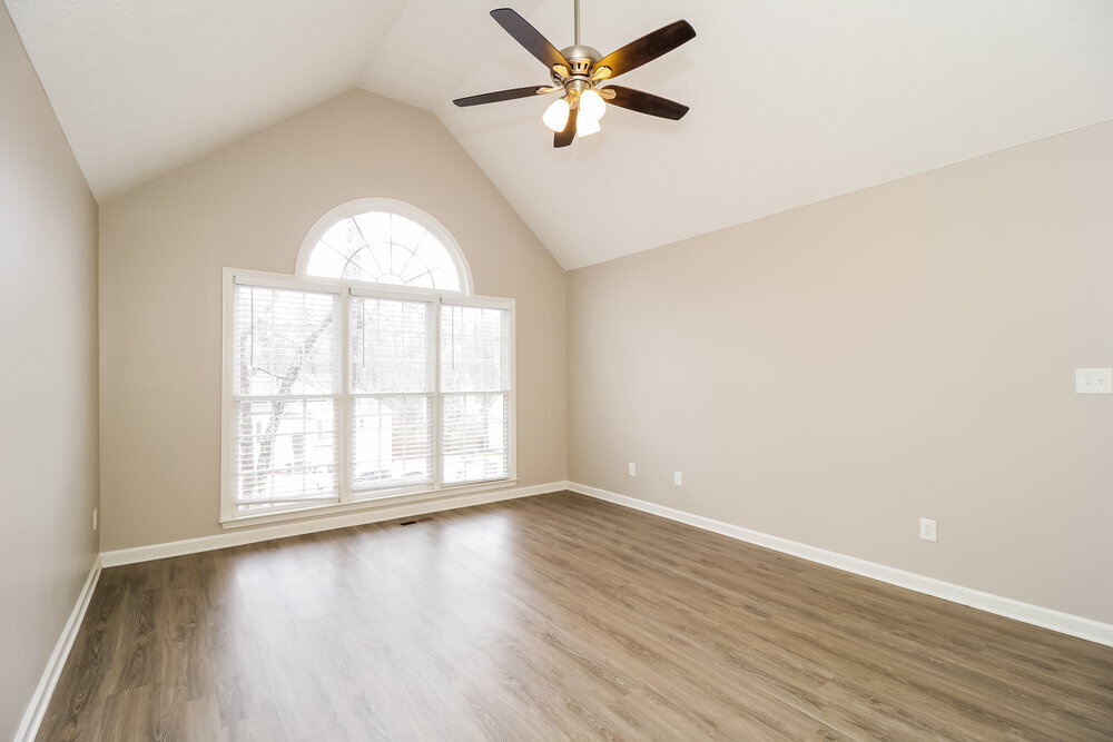 Building Photo - 300 Sterling Dr