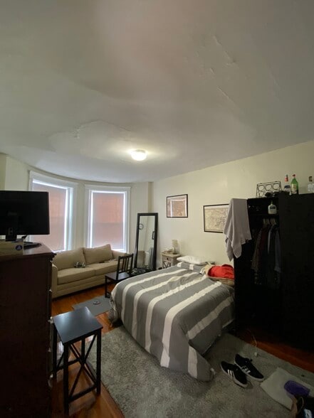 Building Photo - 14 Mount Hood Rd