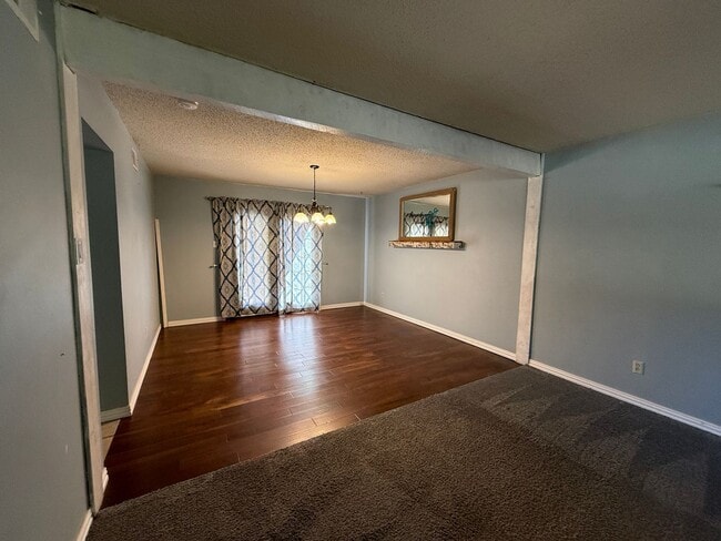 Building Photo - 4 Bed Brick Home! Zia School District! - P...