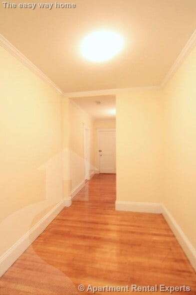 Building Photo - 14 Centre St