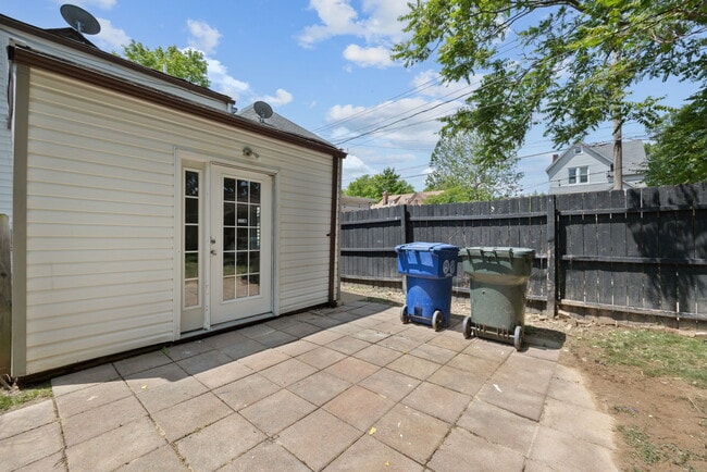 Building Photo - 5385 Reber Pl
