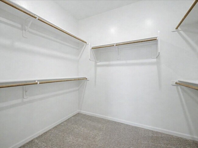 Building Photo - 17606 S Ridgerunner Dr