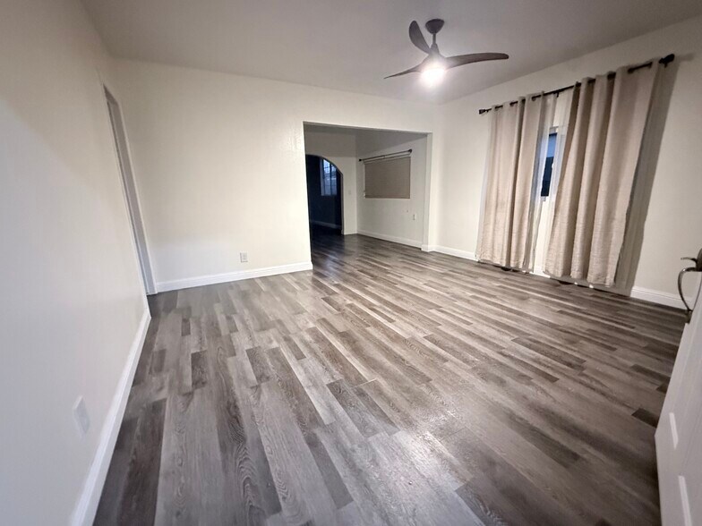 Building Photo - 9625 Adoree St