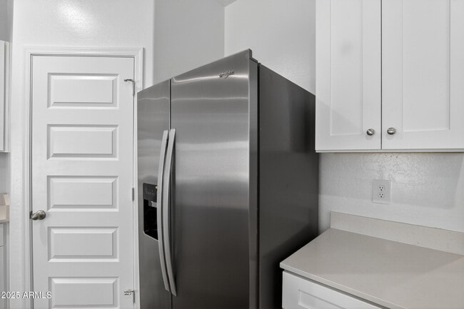 Building Photo - 9284 S Mara Dr