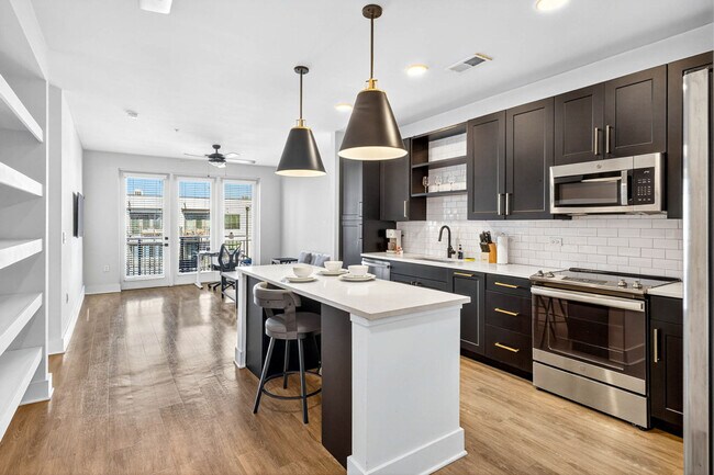 Building Photo - 1116 Gramercy Ln