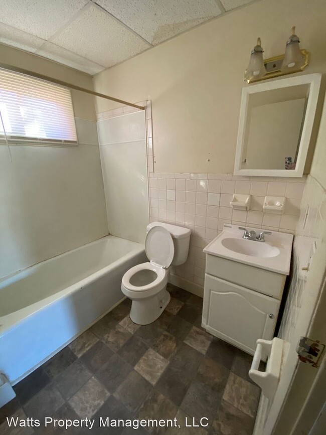 Building Photo - 2 br, 1 bath House - 1200 Avondale Dr Apt 43