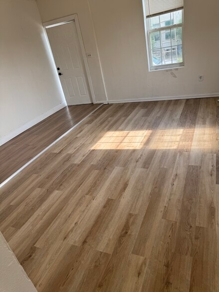 Building Photo - 844 Canaan Ave
