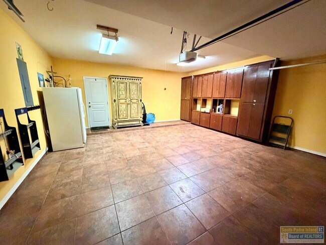 Building Photo - 17 Harbor Point