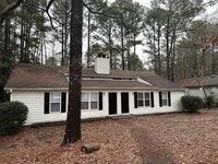 Building Photo - 4106 Hawthorne Cir