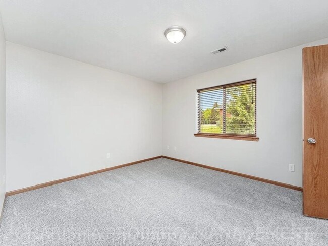 Building Photo - TRANQUIL 2 BEDROOM TWINHOME IN BALTIC, LUX...