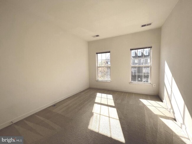 Building Photo - 15808 Buxton Pl