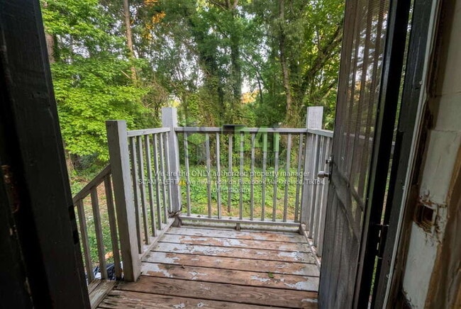 Building Photo - 1313 Ridgeview Dr