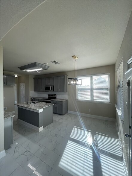 Building Photo - 1601 Canyon Creek Ct