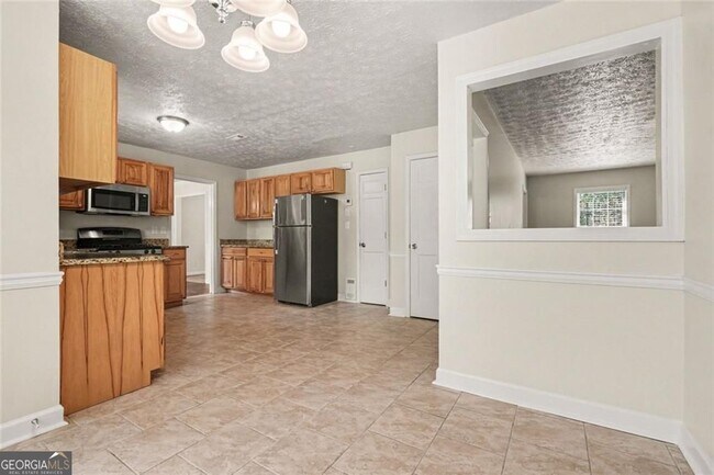 Building Photo - 175 Woodsong Dr