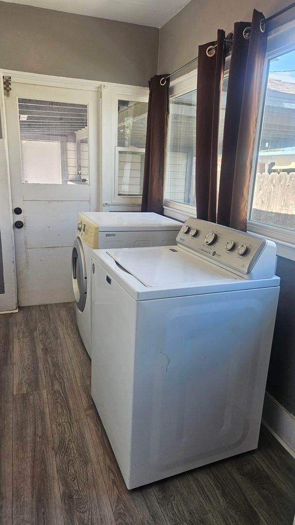 Building Photo - Charming house in Dinuba