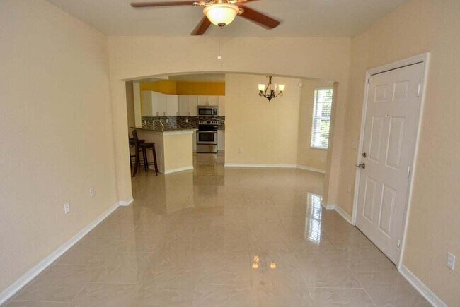 Building Photo - 110 SW Peacock Blvd