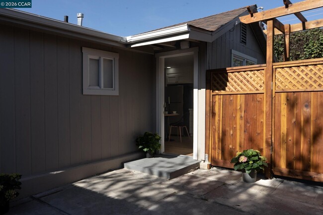 Building Photo - 4815 Appian Way