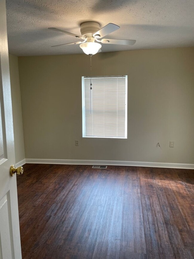 Building Photo - 3/1 House in Kingston $995