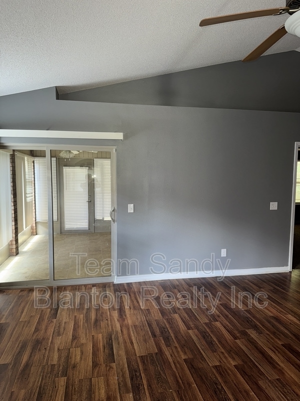 Building Photo - 686 Mozingo Ln