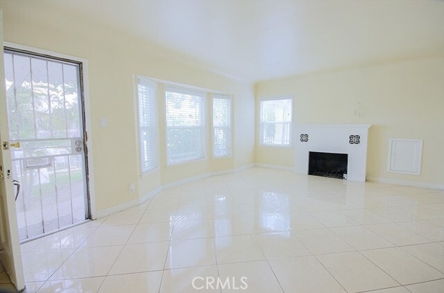Building Photo - 2920 Los Flores Blvd