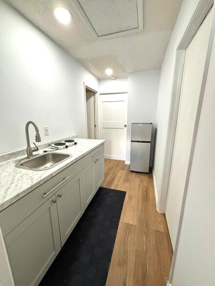Building Photo - 9526 Brimton Dr