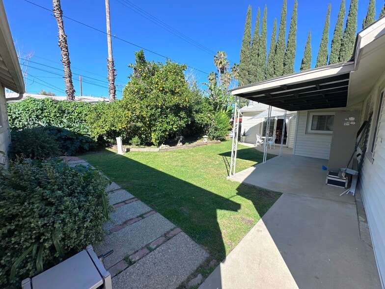 Building Photo - 7445 Orion Ave