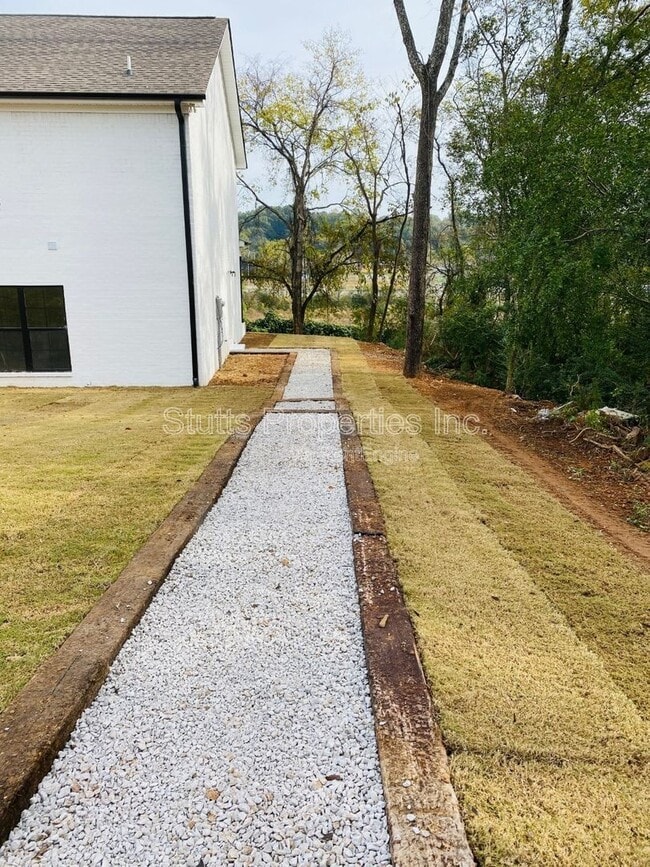 Building Photo - 213 Virginia Ave