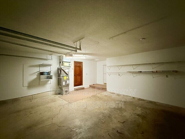 Building Photo - 3401 NE 124th Ave