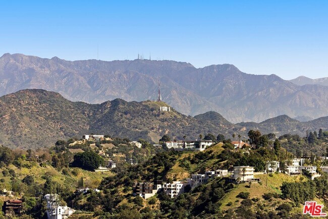 Building Photo - 2204 Ridgemont Dr