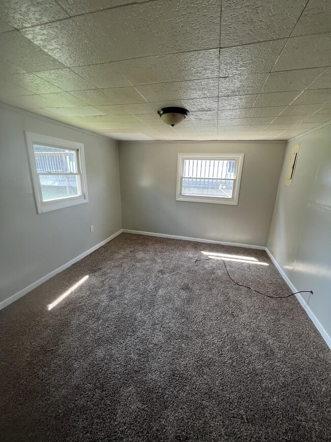 Building Photo - 1305 Princeton Ave
