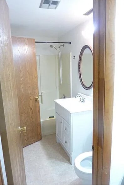 Building Photo - 120 Victory Way