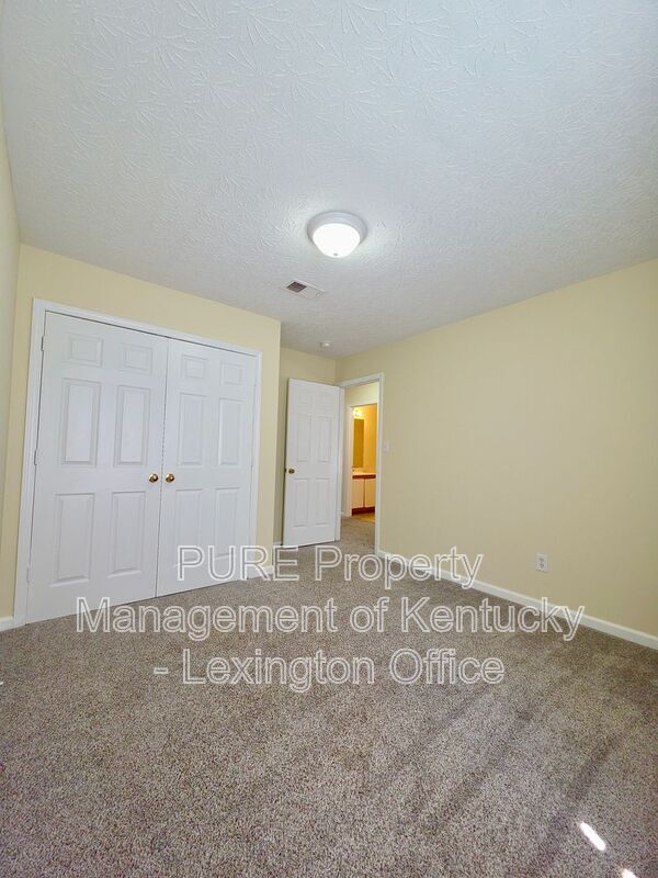 Building Photo - 264 Grinder Ct