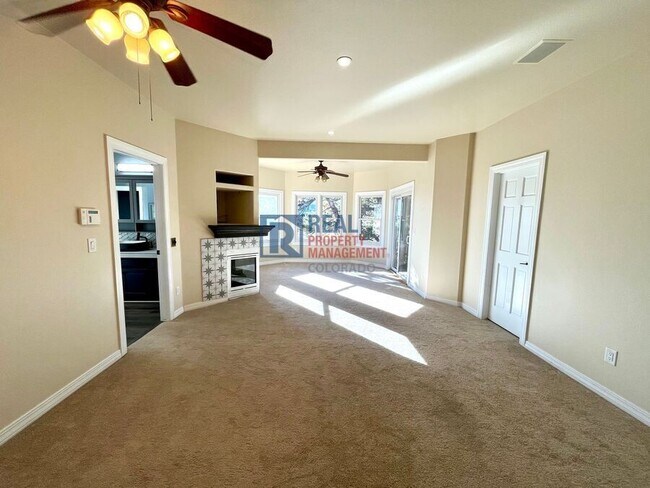 Building Photo - 2645 Rossmere St