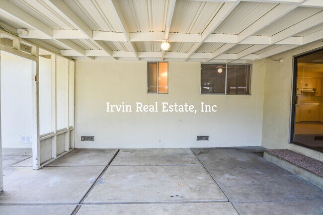 Building Photo - Nice 4 Bedroom Rancher