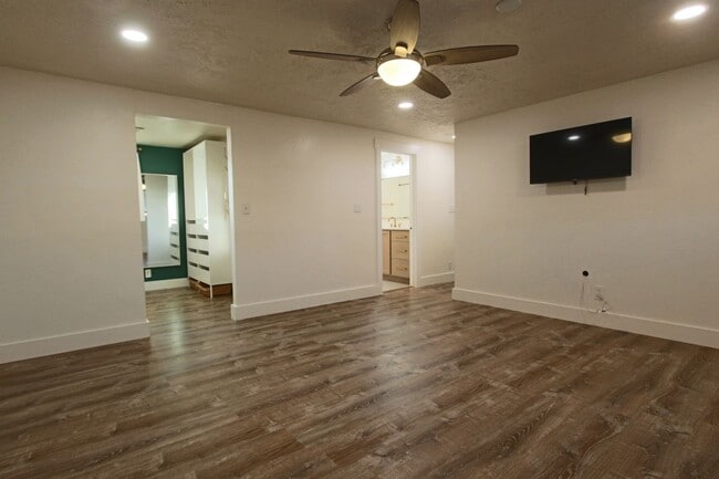 Building Photo - Downtown Washington - (Approved) Pet Optional