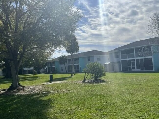 Building Photo - 1785 6th Ave