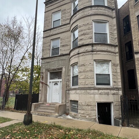 Primary Photo - 6611 S Woodlawn Ave