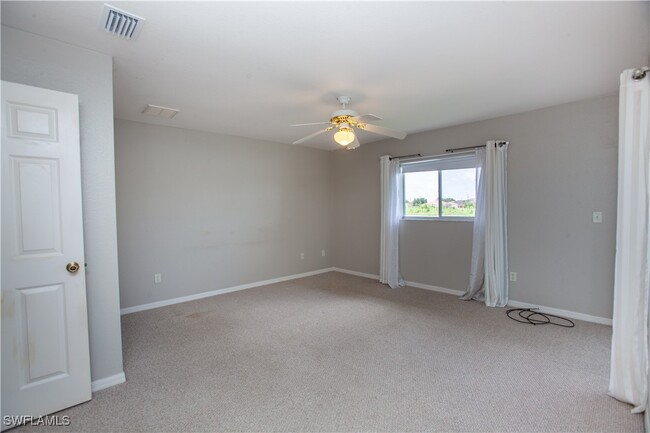 Building Photo - 513 SW 3rd Ct