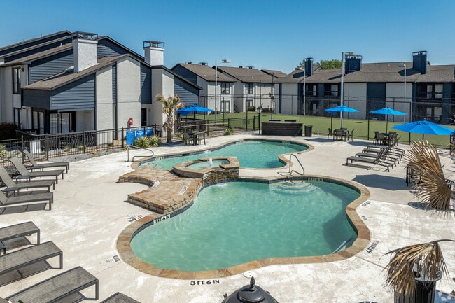 Building Photo - The Linden Apartments